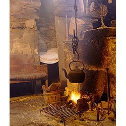 Kirbuster Farm Museum - Kettle on open fire Orkney farmhouse bench and Neuk bed heritage boiling  photo 